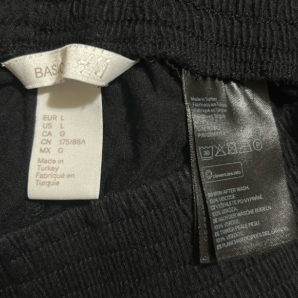 H&M pull on black pants - Picture 4 of 4